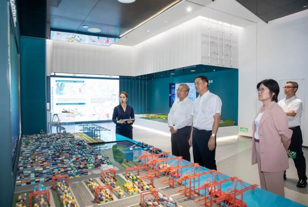 欧博与北部湾港集团党委书记、董事长胡华平开展工作交流
